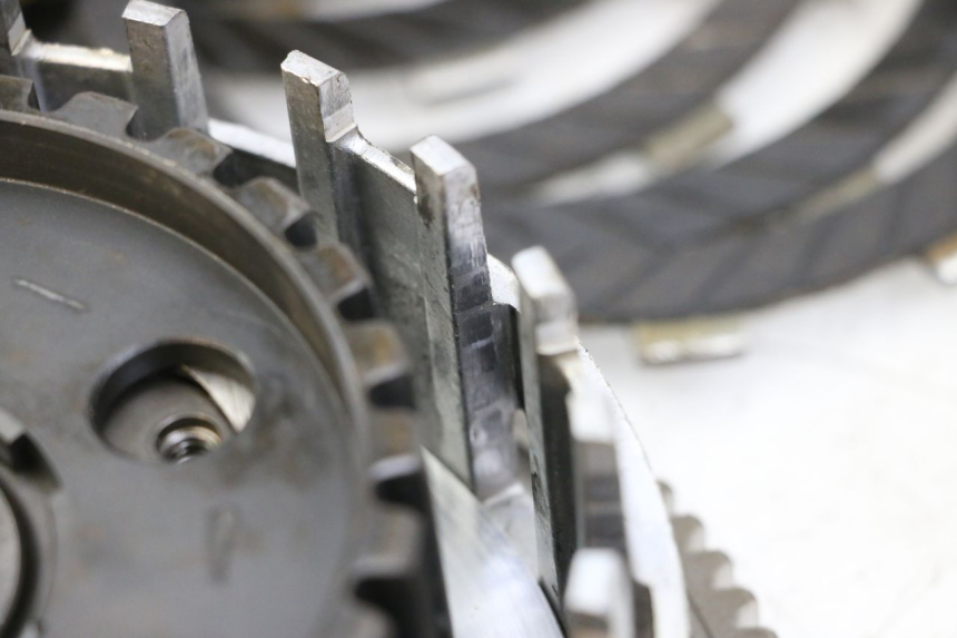 photo de EMBRAYAGE KAWASAKI GTR 1000 (1994 - 2004) - Points de fixation