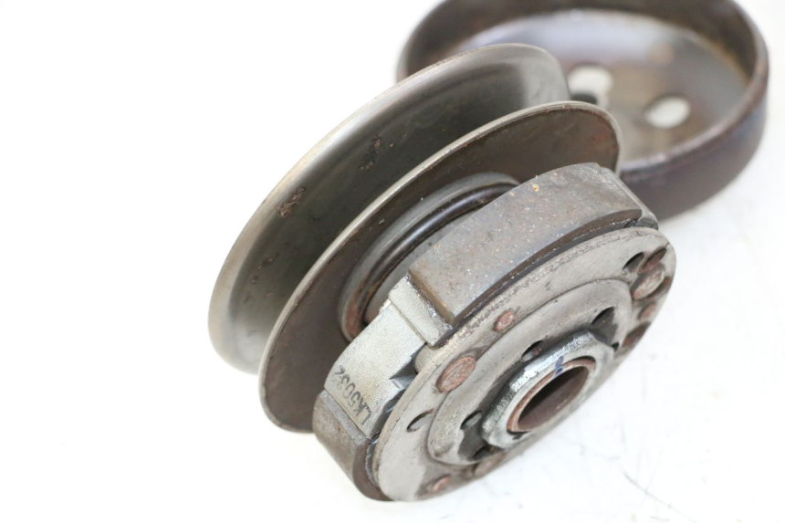 photo de EMBRAYAGE PEUGEOT KISBEE 2T 50 (2010 - 2017) - Gros plan technique