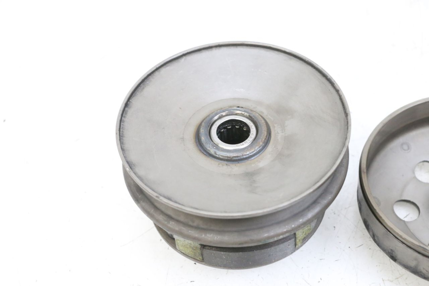 photo de EMBRAYAGE PEUGEOT KISBEE 4T 50 (2010 - 2017) - Gros plan technique