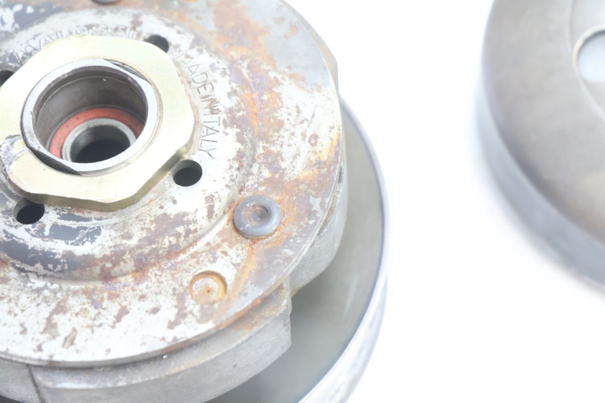 photo de EMBRAYAGE PEUGEOT LUDIX BLASTER 50 (2006 - 2014) - Gros plan technique