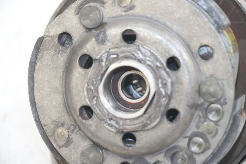 photo de EMBRAYAGE PEUGEOT LUDIX 50 (2005 - 2007) - Points de fixation