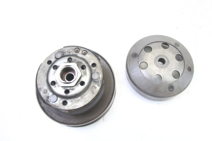 photo de EMBRAYAGE PIAGGIO NRG POWER PUREJET 50 (2018 - 2021) - Gros plan technique