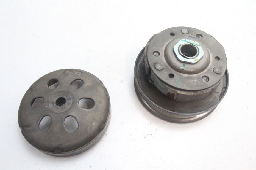 photo de EMBRAYAGE HONDA PCX (JF28) 125 (2009 - 2011) - Gros plan technique