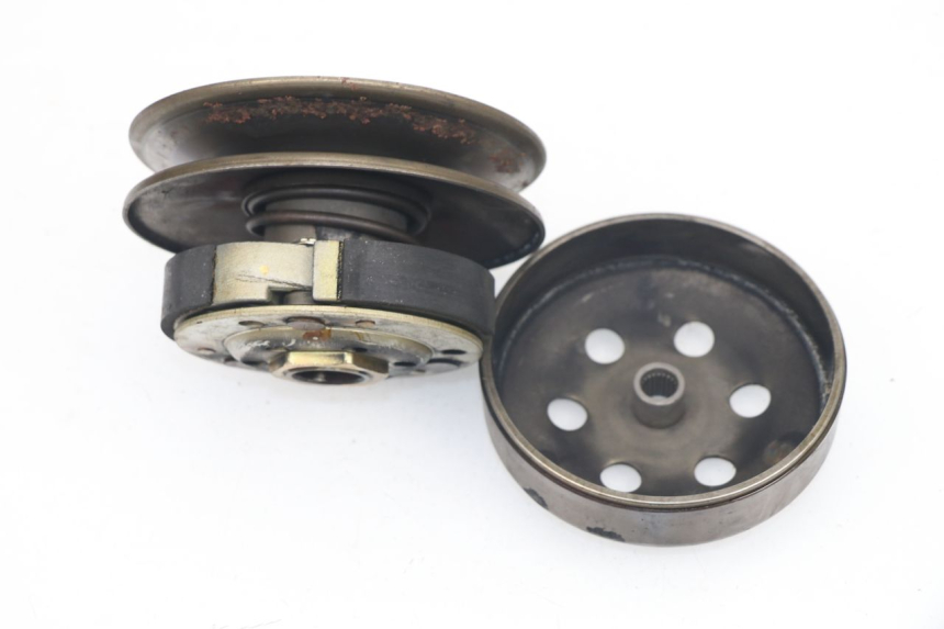 photo de EMBRAYAGE PIAGGIO LIBERTY 2T 50 (2009 - 2013) - Gros plan technique