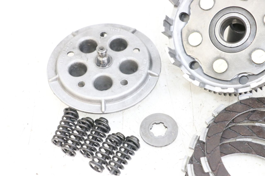 photo de EMBRAYAGE APRILIA RS 50 (2006 - 2010) - Détails caractéristiques