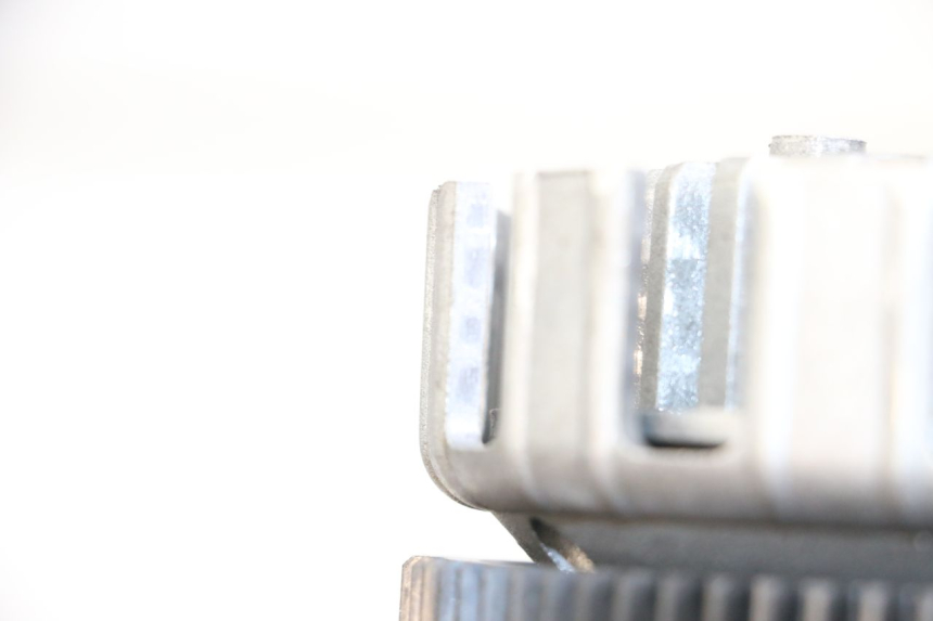 photo de EMBRAYAGE APRILIA RS 50 (2006 - 2010) - Gros plan technique