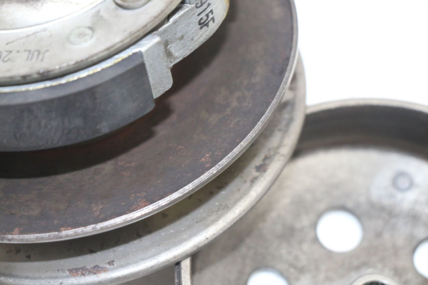 photo de EMBRAYAGE GILERA RUNNER SL 50 (2006 - 2009) - Gros plan technique