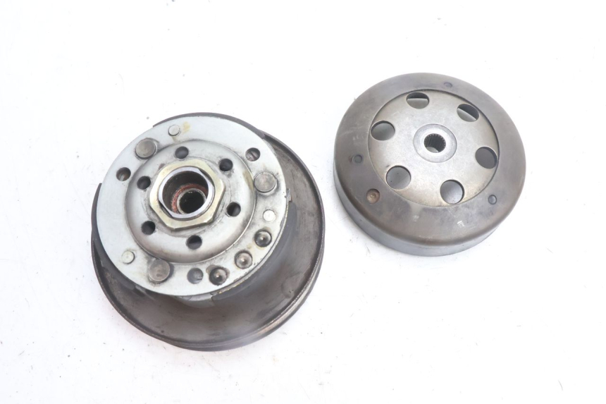 photo de EMBRAYAGE GILERA RUNNER SP 50 (2002 - 2004) - Gros plan technique
