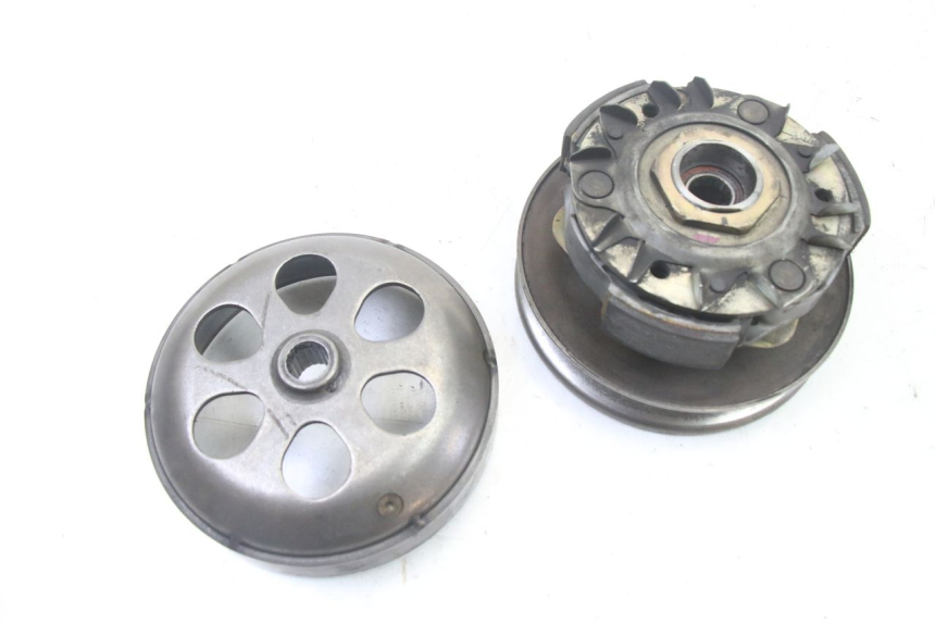 photo de EMBRAYAGE APRILIA SCARABEO GT TOURING 125 (1999 - 2005) - Gros plan technique