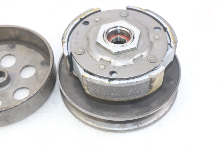 photo de EMBRAYAGE MBK SKYCRUISER 125 (2010 - 2013) - Gros plan technique