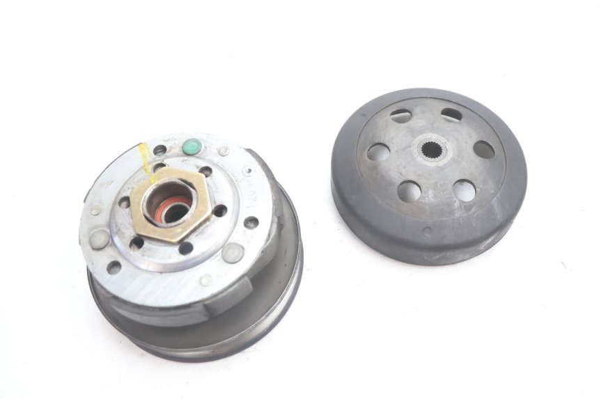 photo de EMBRAYAGE PEUGEOT SPEEDFIGHT LC 50 (1996 - 2002) - Gros plan technique