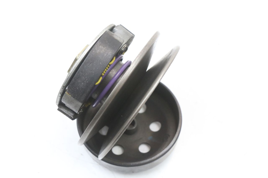 photo de EMBRAYAGE APRILIA SR CARB LC 2T 50 (2004 - 2012) - Autre angle de vue