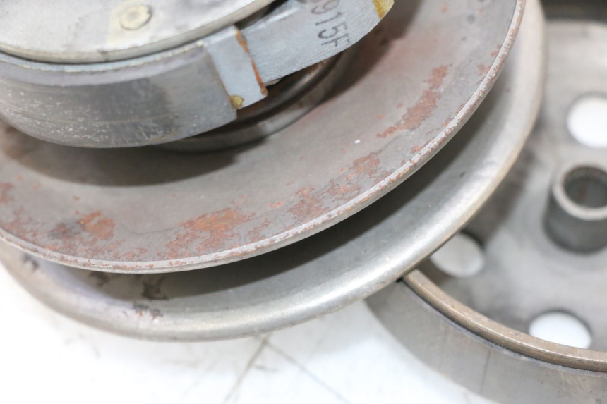 photo de EMBRAYAGE APRILIA SR MOTARD 50 (2012 - 2018) - Gros plan technique