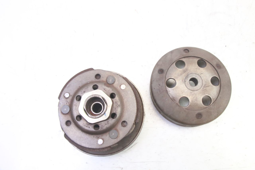 photo de EMBRAYAGE PEUGEOT STREETZONE I 2T 50 (2018 - 2020) - Gros plan technique