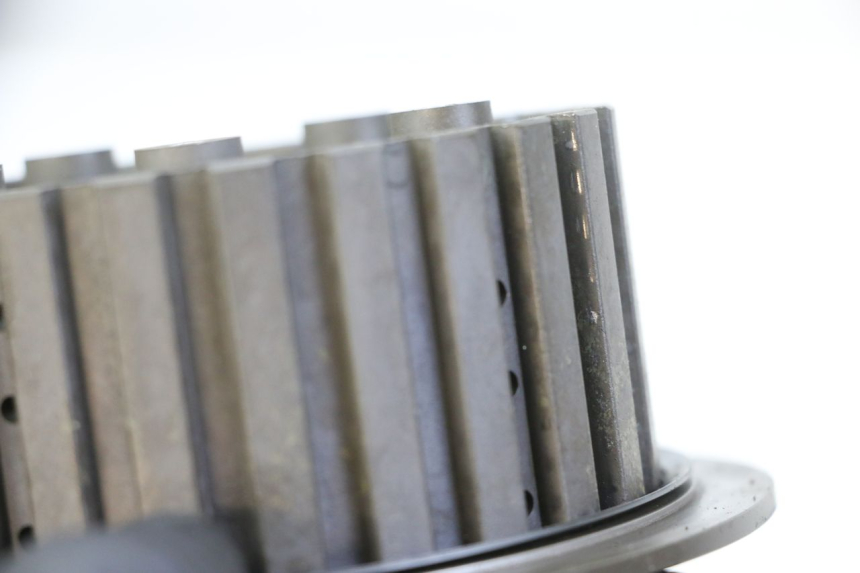 photo de EMBRAYAGE SUZUKI GSR 750 (2011 - 2017) - Gros plan technique