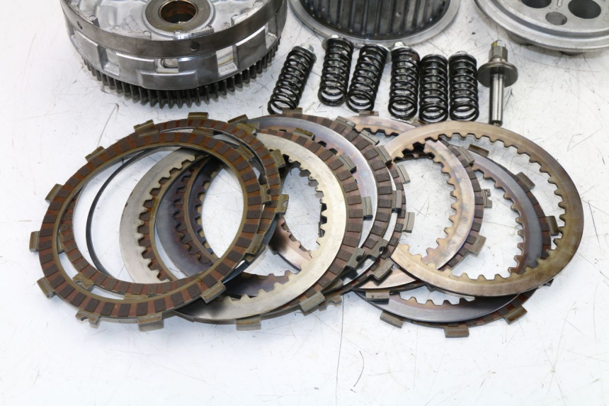 photo de EMBRAYAGE SUZUKI SFV GLADIUS 650 (2009 - 2015) - Détails caractéristiques