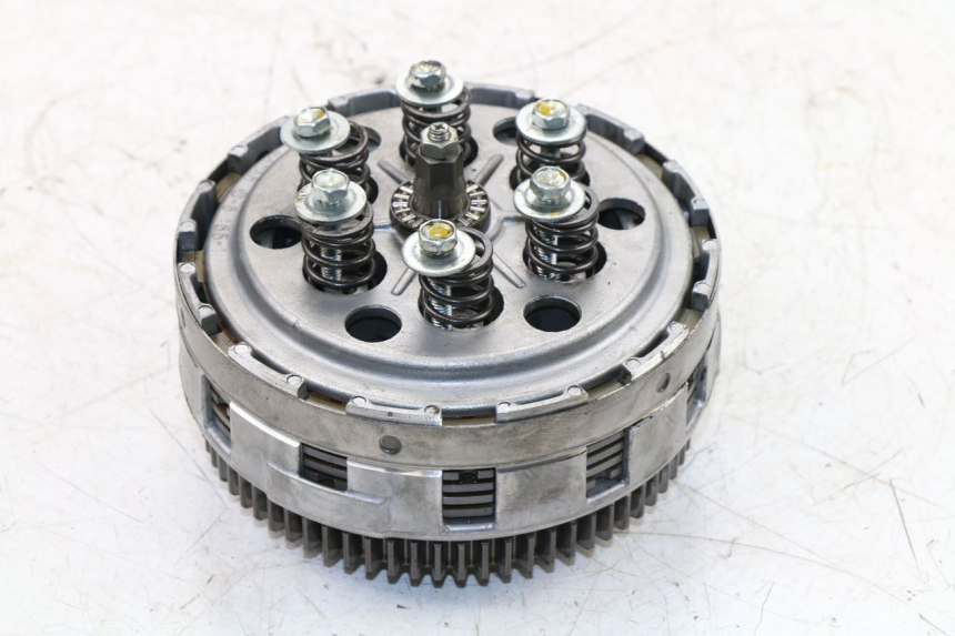 photo de EMBRAYAGE SUZUKI SFV GLADIUS 650 (2009 - 2015) - Gros plan technique