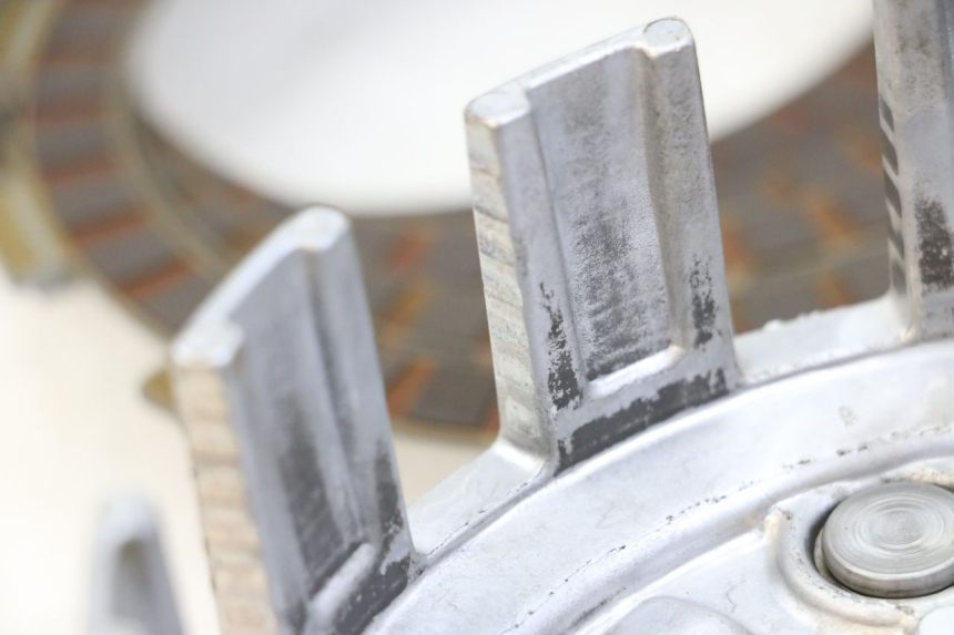 photo de EMBRAYAGE SUZUKI SV S 650 (1999 - 2002) - Détails caractéristiques