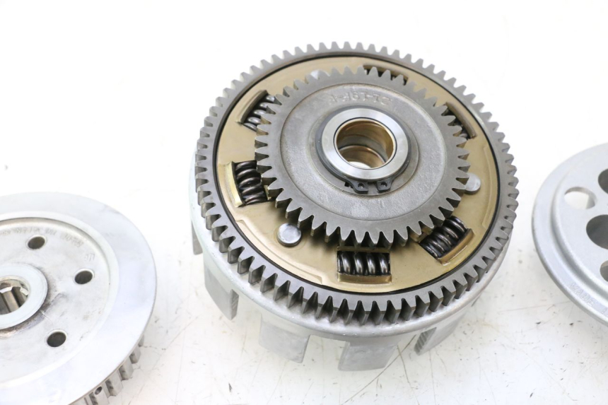 photo de EMBRAYAGE SUZUKI SV S 650 (1999 - 2002) - Détails caractéristiques