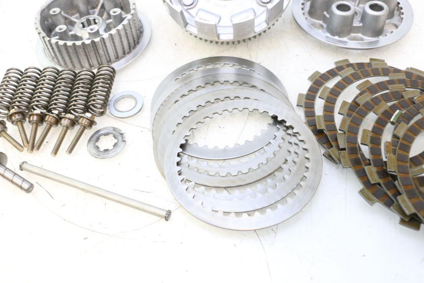 photo de EMBRAYAGE SUZUKI SV S 650 (1999 - 2002) - Vue rapprochée