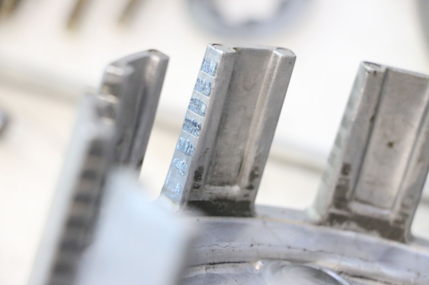 photo de EMBRAYAGE SUZUKI SV S 650 (1999 - 2002) - Points de fixation