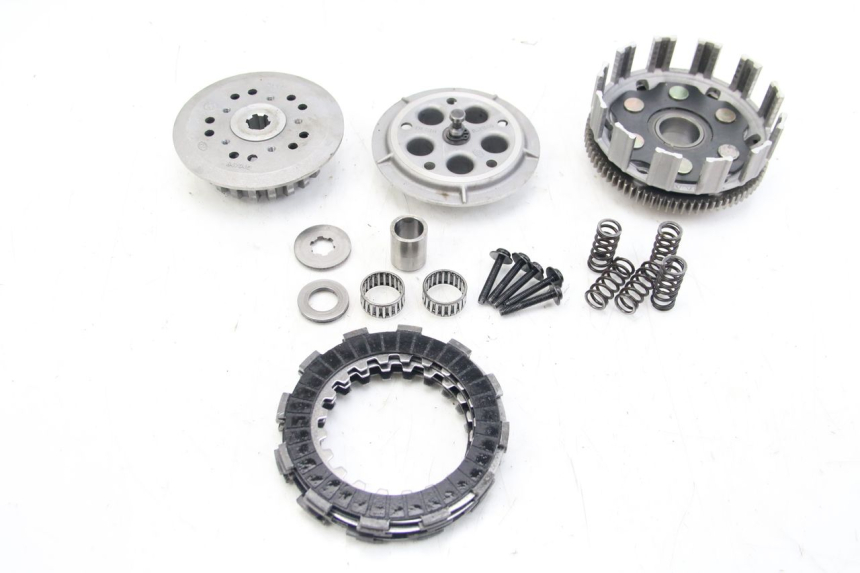 photo de EMBRAYAGE APRILIA SX 50 (2011 - 2017) - Gros plan technique