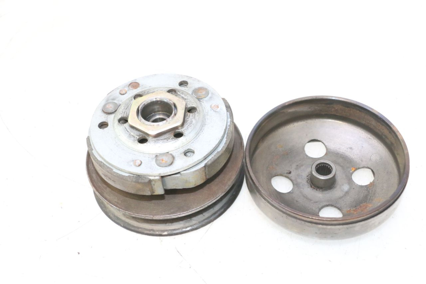 photo de EMBRAYAGE PEUGEOT TREKKER 50 (1995 - 2004) - Gros plan technique