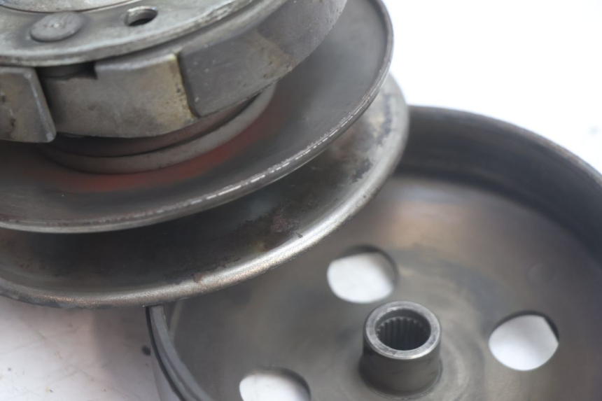 photo de EMBRAYAGE PEUGEOT TREKKER 50 (1995 - 2004) - Autre angle de vue