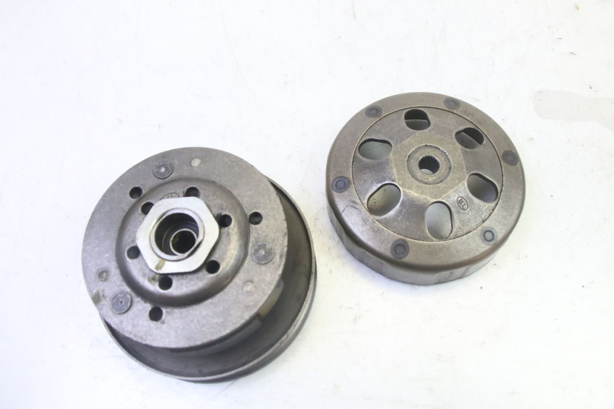 photo de EMBRAYAGE PEUGEOT TWEET PRO CARGO 50 (2018 - 2022) - Gros plan technique