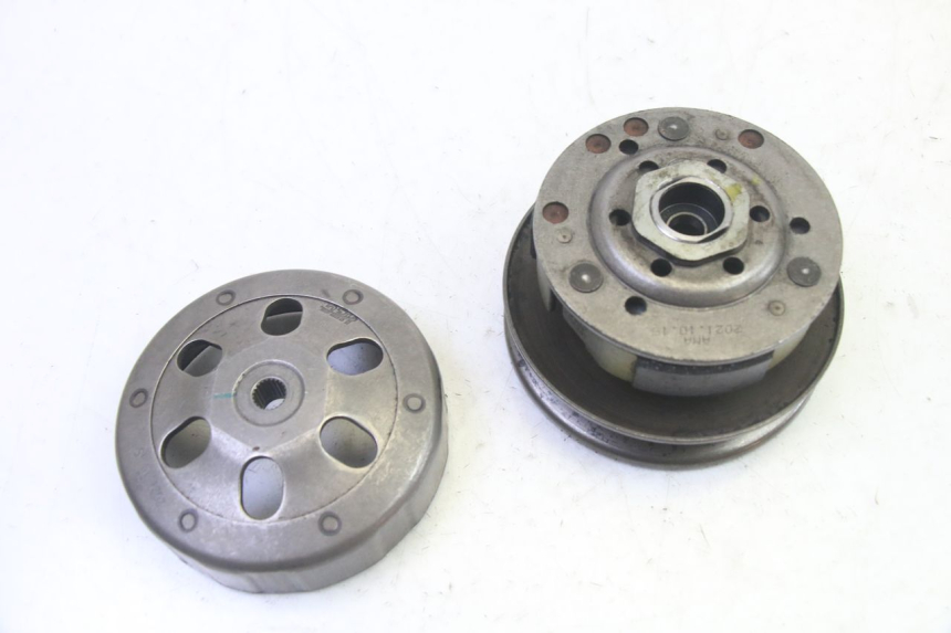 photo de EMBRAYAGE PEUGEOT TWEET PRO EFI 4T 50 (2021 - 2022) - État de surface