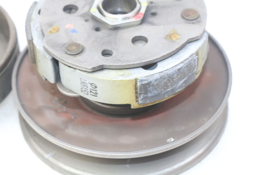 photo de EMBRAYAGE PIAGGIO VESPA GTS IGET ABS 125 (2017 - 2023) - Points de fixation