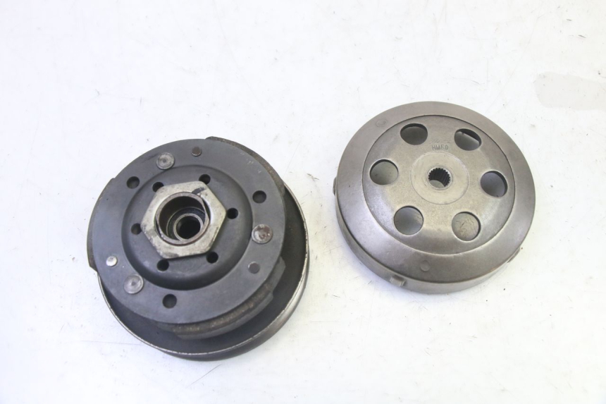 photo de EMBRAYAGE GTS VICI 4T 50 (2020 - 2025) - Gros plan technique