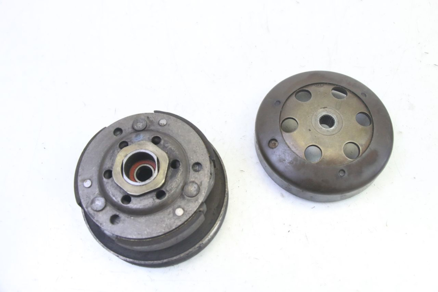 photo de EMBRAYAGE PEUGEOT VIVACITY NEW 2T 50 (2008 - 2017) - Gros plan technique