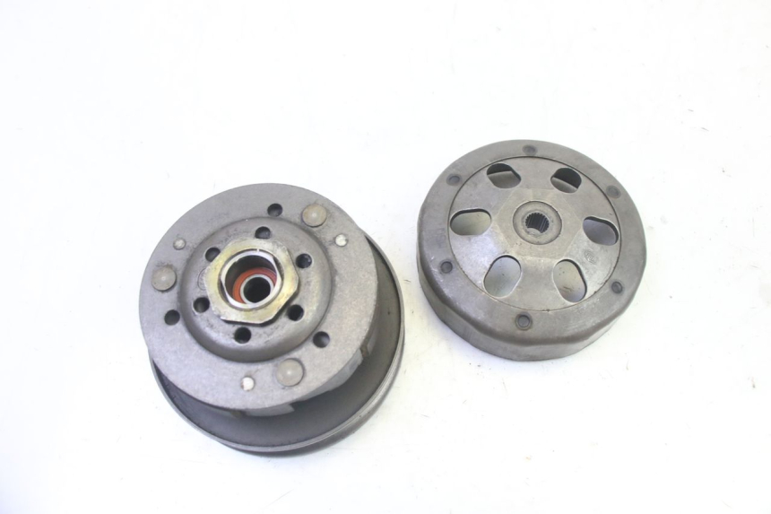 photo de EMBRAYAGE PEUGEOT VIVACITY NEW 4T 50 (2008 - 2017) - Gros plan technique