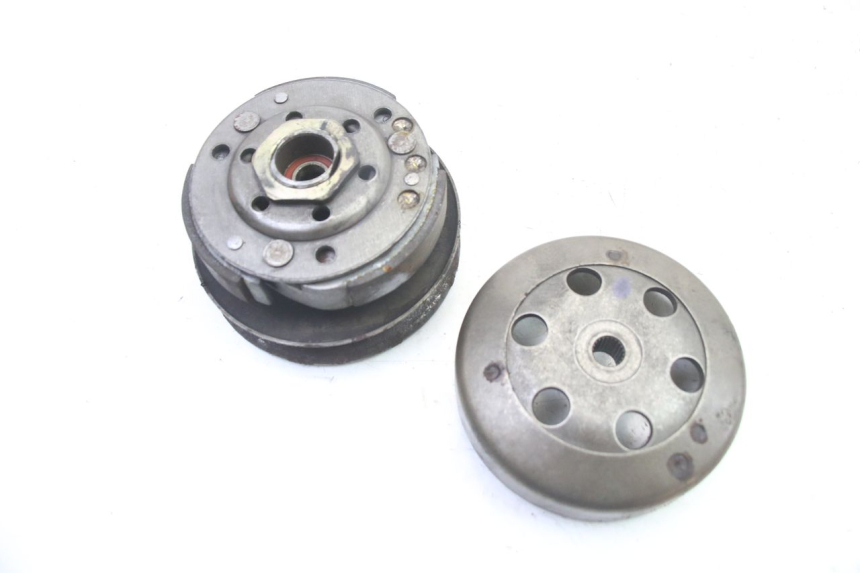 photo de EMBRAYAGE PEUGEOT VIVACITY 50 (2004 - 2009) - Gros plan technique