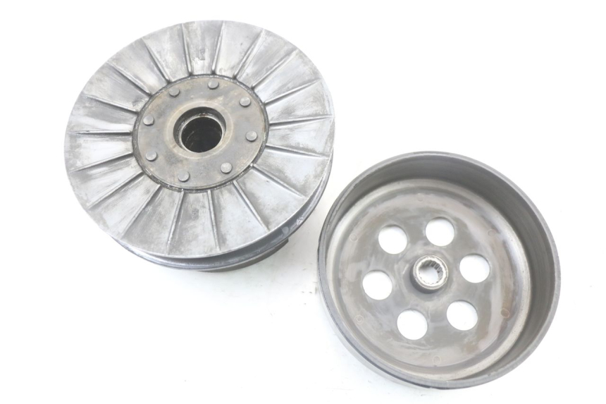 photo de EMBRAYAGE YAMAHA X-MAX XMAX 250 (2006 - 2009) - Gros plan technique