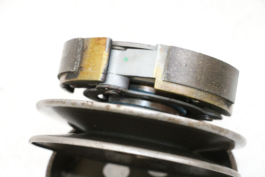 photo de EMBRAYAGE YAMAHA XMAX X-MAX 125 (2006 - 2009) - Gros plan technique