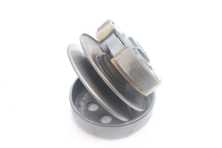 photo de EMBRAYAGE YAMAHA XMAX X-MAX 125 (2006 - 2009) - Gros plan technique