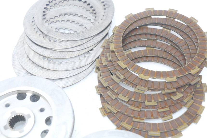 photo de EMBRAYAGE SUZUKI XF FREEWIND 650 (1997 - 2003) - Gros plan technique