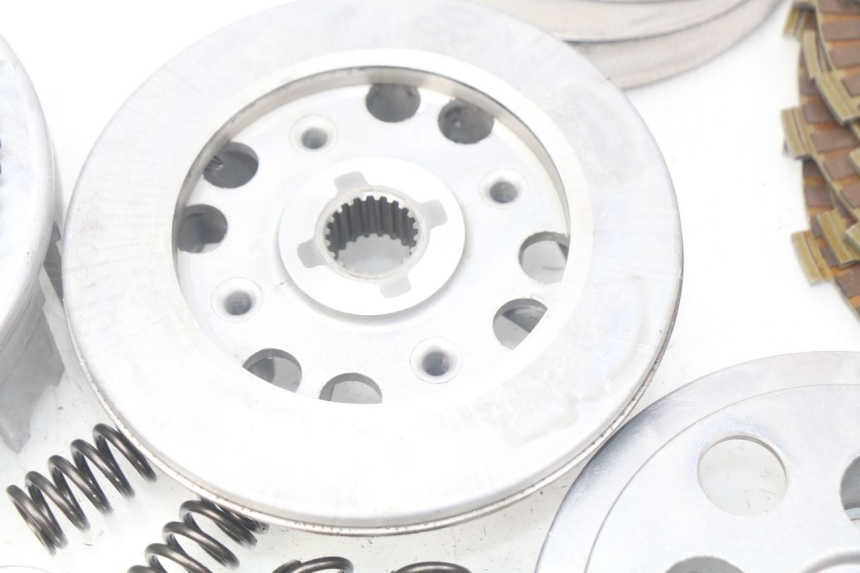 photo de EMBRAYAGE SUZUKI XF FREEWIND 650 (1997 - 2003) - Points de fixation