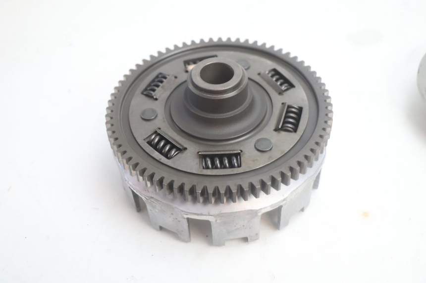 photo de EMBRAYAGE HONDA XLV VARADERO 125 (2007 - 2012) - Gros plan technique