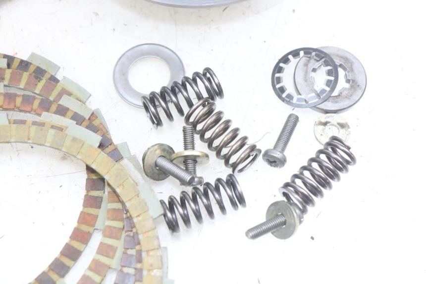 photo de EMBRAYAGE PEUGEOT XP6 50 (2006 - 2011) - Aperçu profil