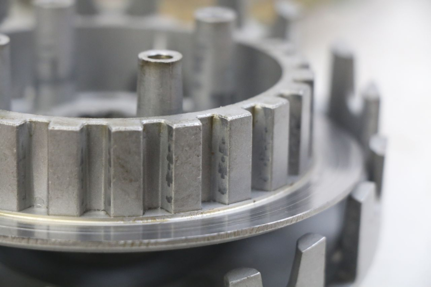 photo de EMBRAYAGE PEUGEOT XP6 50 (2006 - 2011) - Gros plan technique