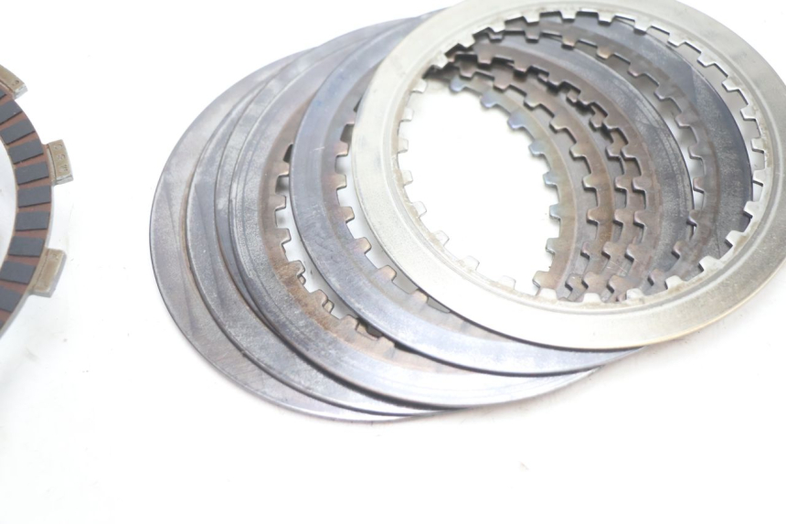 photo de EMBRAYAGE HONDA XRV AFRICA TWIN 750 (1990 - 1992) - Détails caractéristiques