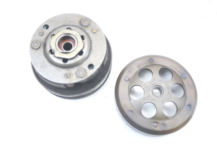 photo de EMBRAYAGE YAMAHA BW'S NG NEXT GENERATION 50 (1996 - 2003) - Gros plan technique