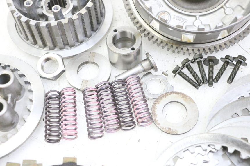 photo de EMBRAYAGE YAMAHA FZ6 FAZER S2 600 (2007 - 2011) - Autre angle de vue