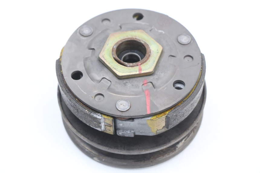 photo de EMBRAYAGE YAMAHA YE ZEST 50 (1992 - 1998) - Gros plan technique