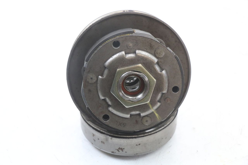 photo de EMBRAYAGE YAMAHA YP MAJESTY 125 (2002 - 2006) - Autre angle de vue