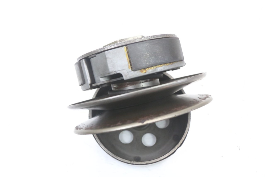 photo de EMBRAYAGE YAMAHA YP MAJESTY 125 (2002 - 2006) - Gros plan technique