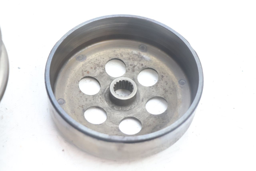 photo de EMBRAYAGE YAMAHA YP MAJESTY 125 (2002 - 2006) - Détails caractéristiques